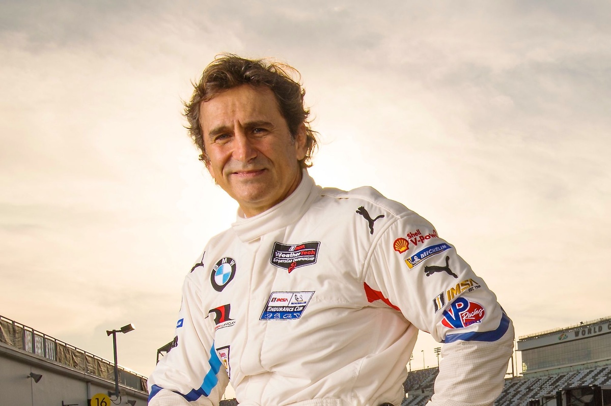 bota-e-sportit-ne-zi-nderron-jete-ish-piloti-i-formula-1-qe-u-kthye-ne-shembull-per-italine