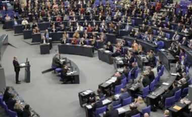 Politikanët në Gjermani reagojnë pas njoftimit për tërheqjen e 5 mijë ushtarëve amerikanë: Thirrje për zgjim! Europa duhet të mbrohet vetë