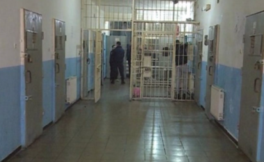 Avokati i Popullit ngre alarmin: Nuk ka ngrohje e as kushte higjienike, 5 burgje duhen mbyllur, cenohet dinjiteti njerëzor