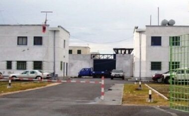 Aksion në burgun e Lushnjes, kontrolle në qelitë e të dënuarve për sende të paligjshme