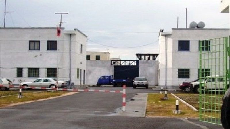 Aksion në burgun e Lushnjes, kontrolle në qelitë e të dënuarve për sende të paligjshme