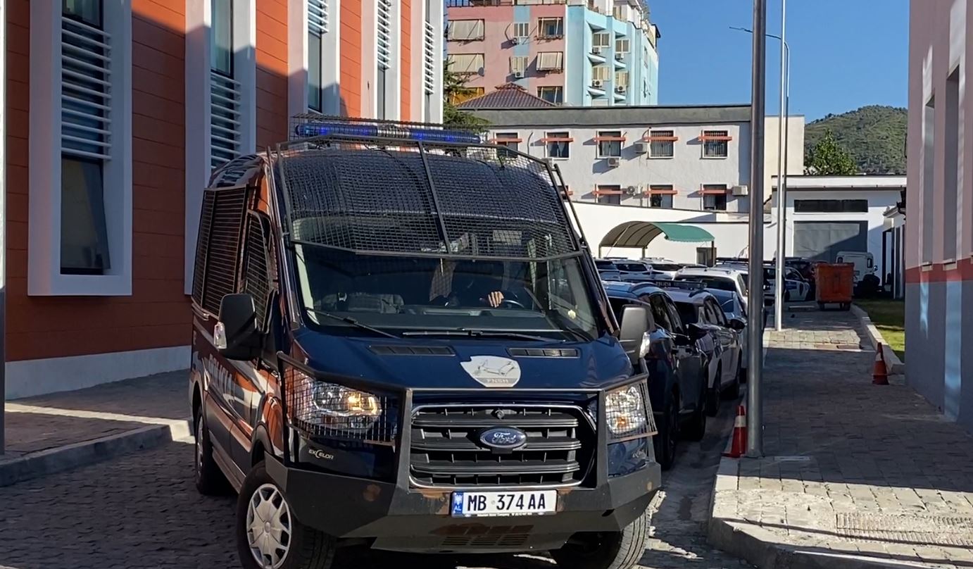 Zbardhen detaje nga operacioni anti-drogë në Elbasan/ Arrestohen 10 persona, tetë të tjerë në kërkim