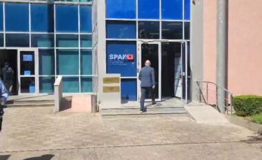 Dosja “Balluku”/ Nën akuzë për tenderin e tunelit të Llogarasë, Erald Elezi paraqitet në SPAK
