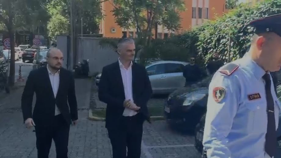 Dosja  ARRSH/ Dy ish-vartësit e Ballukut, Gentjan Gjyli dhe Erald Elezi paraqiten në GJKKO