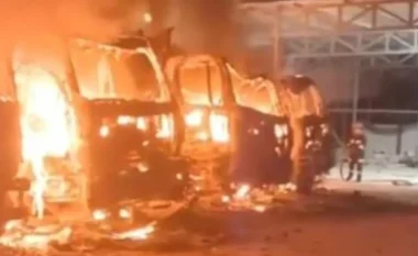 Shkrumbohen katër betoniere në Dukat, dyshohet për zjarrvënie të qëllimshme, policia nis hetimet