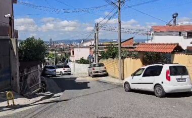 Shenja pl*mbash në Audin e zi, kjo është makina e 31-vjeçarit që ishte ‘shënjestra’ e atentatit, por i plagosur mbeti efektivi (FOTO)
