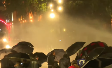 Opozita mbyll protestën e 8-të kombëtare/ Policia i bllokoi marshimin