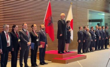 Kryeministri Rama në Japoni, pritet me ceremoni zyrtare nga homologia Sanae Takaichi