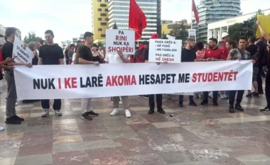 Dita e 12-të e protestës/ Mijëra qytetarë nisin marshimi drejt Kryeministrisë: O sot o kurrë!