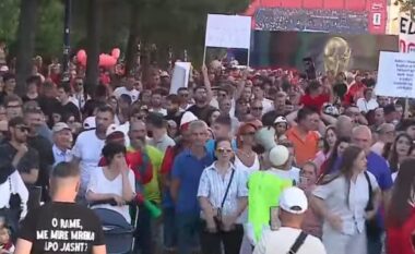 Protestat e qytetarëve hyjnë në ditën e 16-të, vjen reagimi nga Amerika: Po ndiqen me vëmendje, investitorët kanë nevojë për besim
