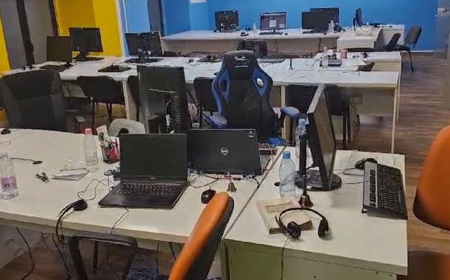 Goditen sërish call centerat në Tiranë  Prokuroria dhe policia bashkëpunojnë me autoritetet austriake