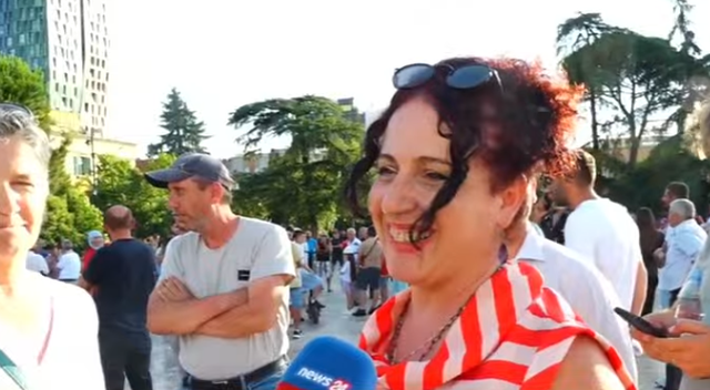 Dita e 17 të  Protestuesja  Do të shtyjmë orarin e protestës për shkak të temperaturave