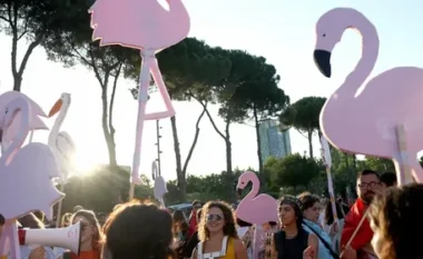 Analiza e DW: Çfarë po e mban gjallë protestën në Shqipëri?
