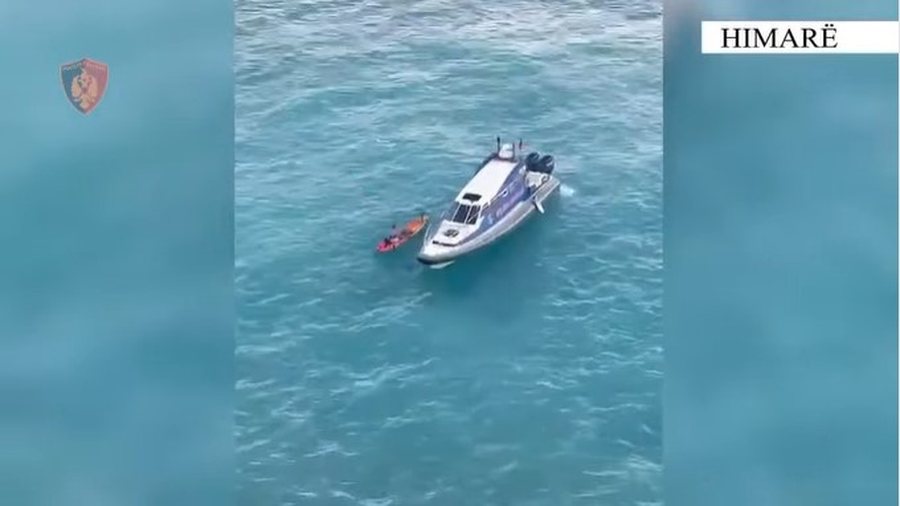 Mbetën të bllokuar në mes të detit  Policia Kufitare e Himarës u vjen në ndihmë 5 turistëve të huaj