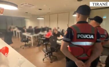EMRAT/ Zbulohet një call center mashtrimi në Tiranë, arrestohen 4 persona dhe procedohen 49 punonjës