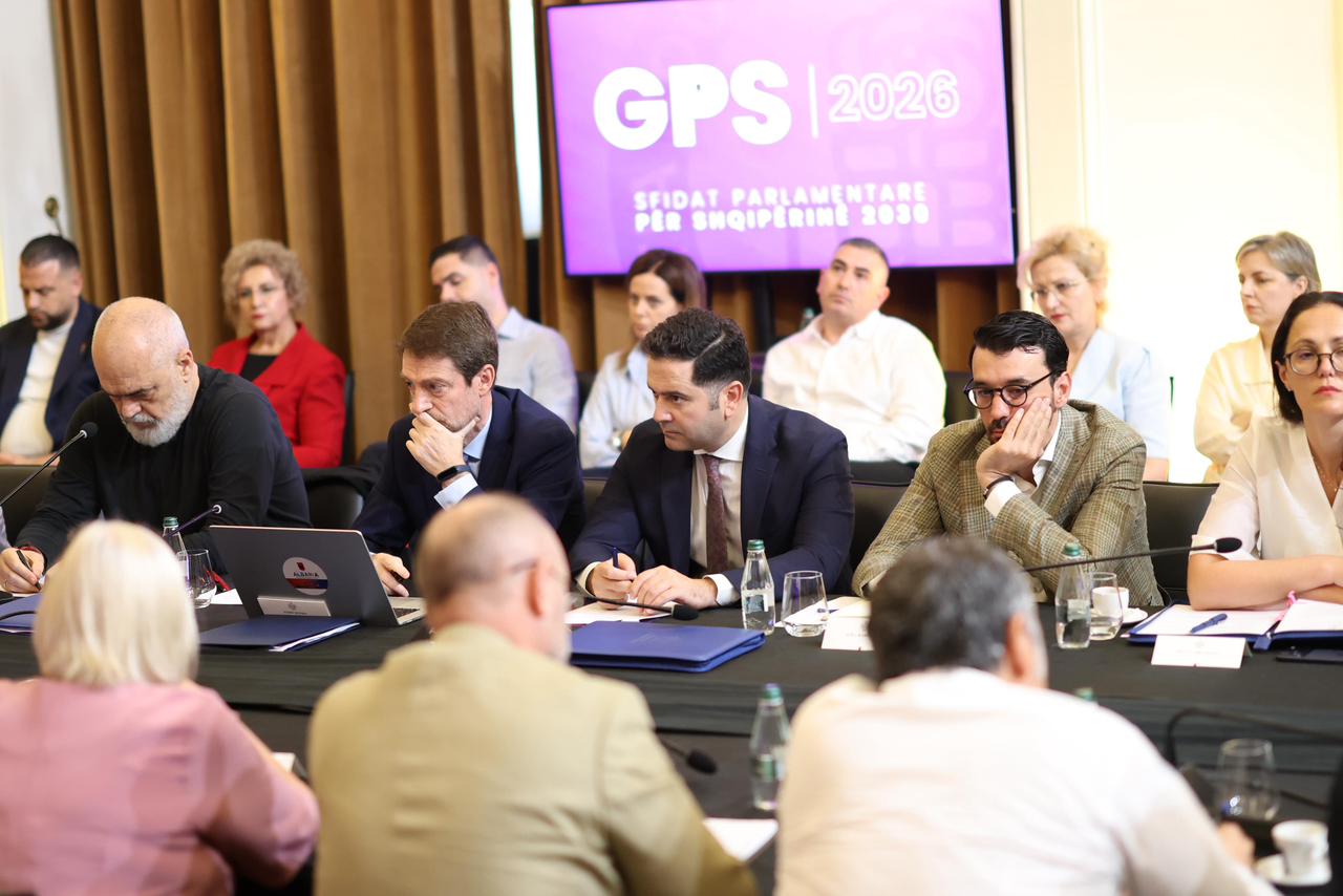 largimi-i-deputetes-marjana-koceku-rama-paralajmeron-grupin-e-ps-mos-u-cudisni-ne-kete-rruge-do-kemi-shume-te-tjere-qe-do-na-dalin-perballe