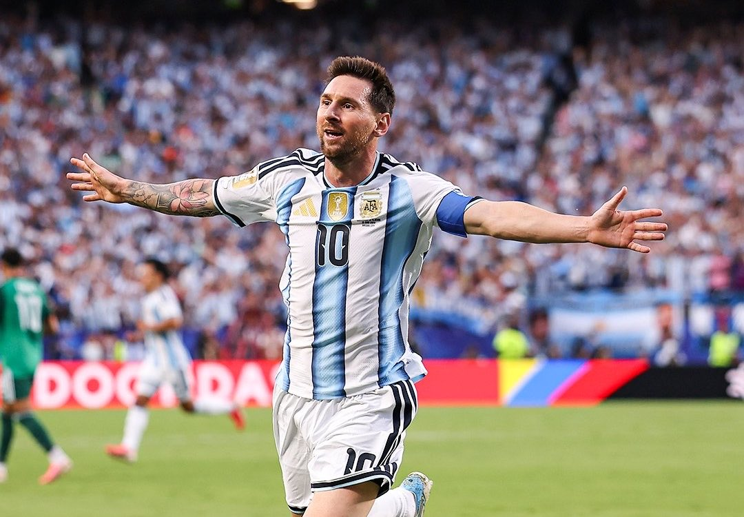VIDEO  Messi shkëlqen me hat trik  Argjentina shkatërron Algjerinë