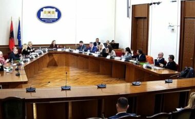 Terapia hormonale në QSUT/ Debate dhe përplasje mes PS-PD në komisionin e Shëndetësisë