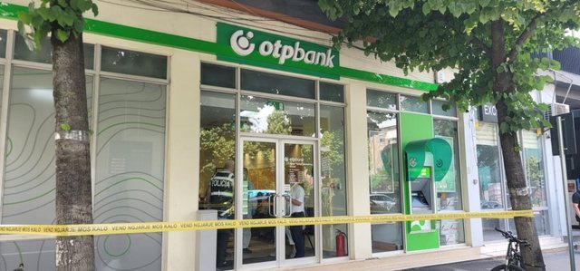 La derën e bankës pa mbyllur dhe iku në tualet  zbardhet rrëfimi i rojes së arrestuar