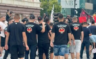 Tifozët Kuqezi bojkotojnë ndeshjen Shqipëri-Luksemburg, i bashkohen protestës qytetare kundër qeverisë Rama