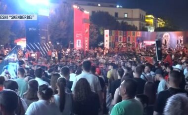 Protesta e 17-të/ Pas Kryeministrisë dhe marshimit kilometrik, mbyllet protesta në shesh: Nesër më shumë