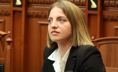 Safet dhe Behar Bajri kallëzojnë në SPAK Marjana Koçekun: Na ka cënuar nderin dhe dinjitetin Safet dhe Behar Bajri kallëzojnë në SPAK Marjana Koçekun: Na ka cënuar nderin dhe dinjitetin