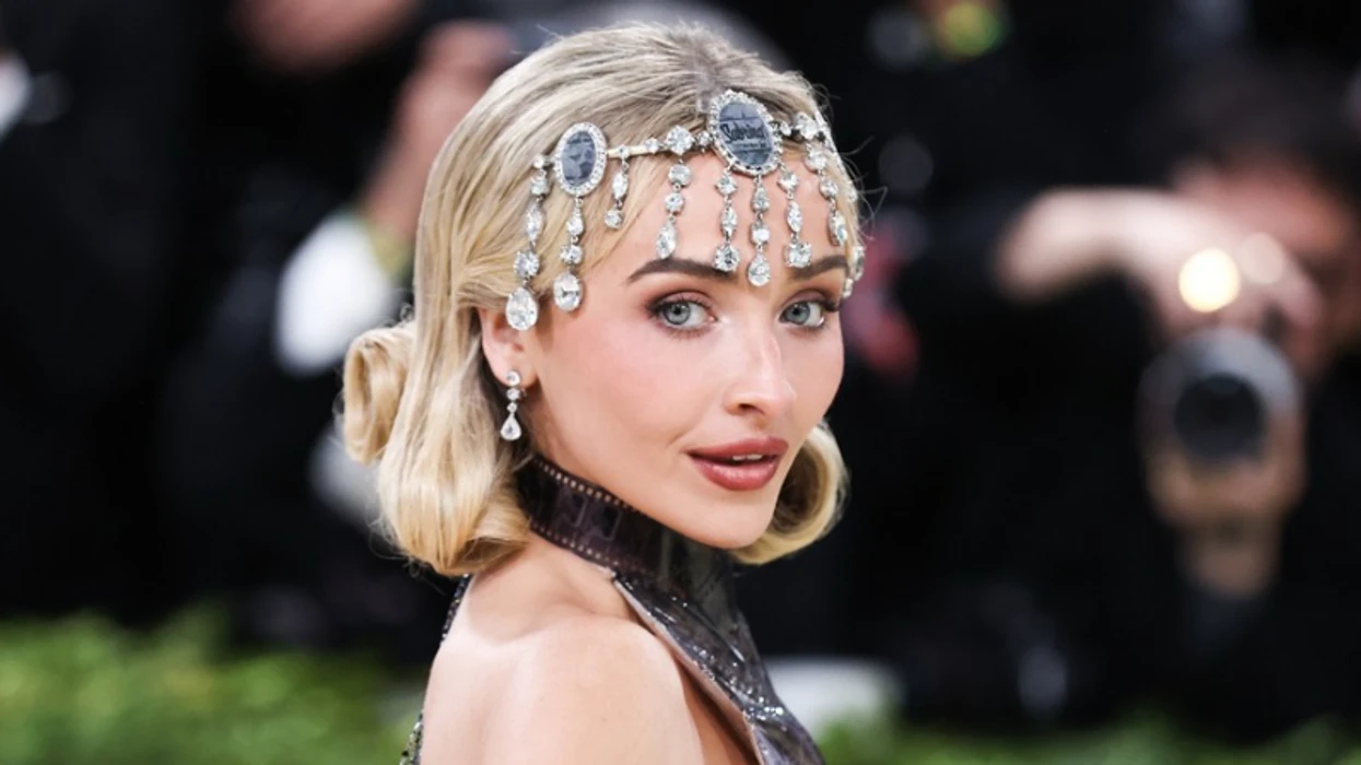 sabrina-carpenter-merr-urdher-mbrojtjeje-ndaj-nje-perndjekesi-qe-tentoi-te-hynte-ne-shtepine-e-saj