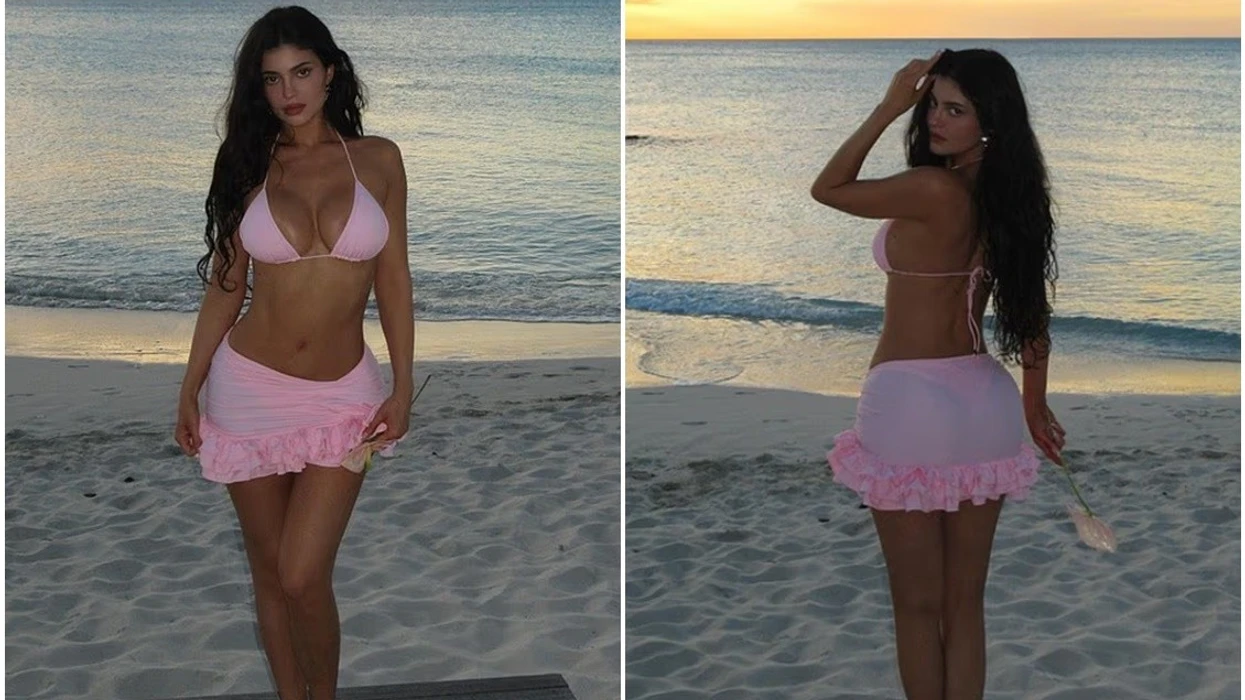 Kylie Jenner mahnit me linjat trupore  teksa pozon me bikini rozë