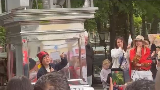  Rama në burg   Shqiptarët protestë edhe në Hagë  thirrja e vogëlushit  Shqipëria është e jona  VIDEO 