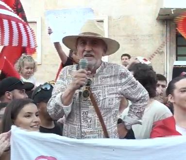 “Në shesh deri në dorëheqjen e Ramës”, Fatos Lubonja i bashk