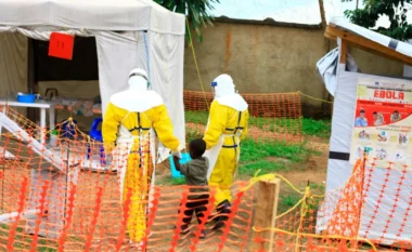 Rriten rastet me Ebola në Kongo, OBSH paralajmëron për përhapje në zona të reja