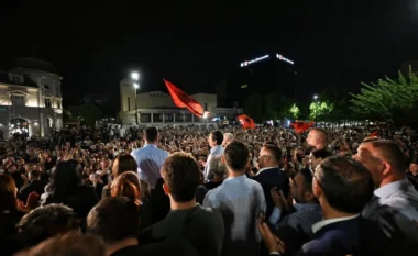 Zgjedhjet në Kosovë/ Vetëvendosje merr edhe mandatin e 51 nga votat me postë, e pëson AAK-ja