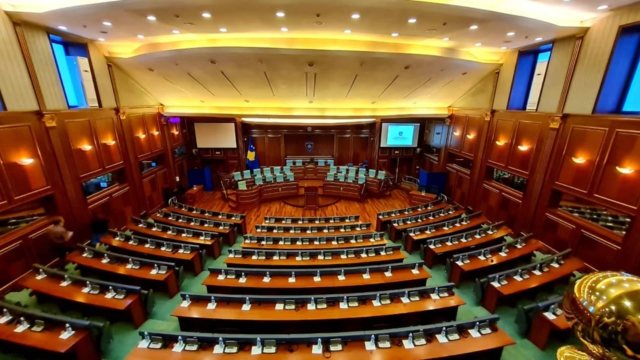 Kosova sërish në ngërç  Kurti fiton zgjedhjet  por Presidenti kërkon marrëveshje politike