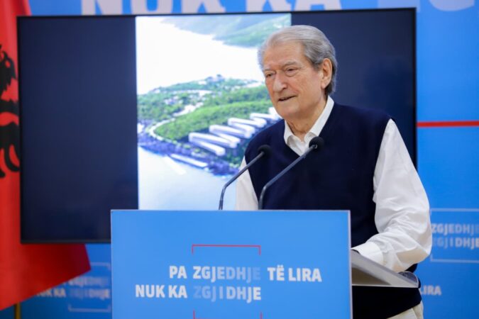 SPAK e sekuestroi si të ndërtuar me paratë e drogës, Berisha: Toka e hotelit ndodhet në tokën që pretendon familja e Edi Ramës në Vuno! Shtet i mafias!