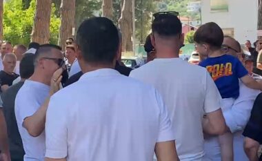 Protestë në Lushnjë për gjendjen e spitalit, qytetarët marshojnë drejt Bashkisë
