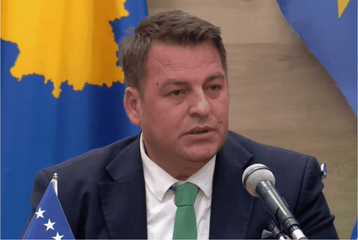 Ministri i Bujqësisë i Kosovës  Po rishikojmë barrierat administrative për tregtinë me Shqipërinë