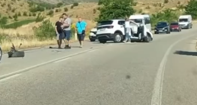 Aksident në Tepelenë  përplasen tre automjete pranë fshatit Vasjar