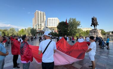 Nis protesta e 10-të kundër qeverisë, qytetarët mblidhen në Sheshin “Skënderbej”: Rama ik!