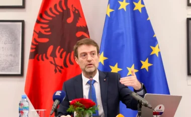 “Protesta nuk e dëmton integrimin”, ministri Ferit Hoxha i përgjigjet gazetarëve të BE-së: Tubimet tregojnë që Shqipëria ka demokraci