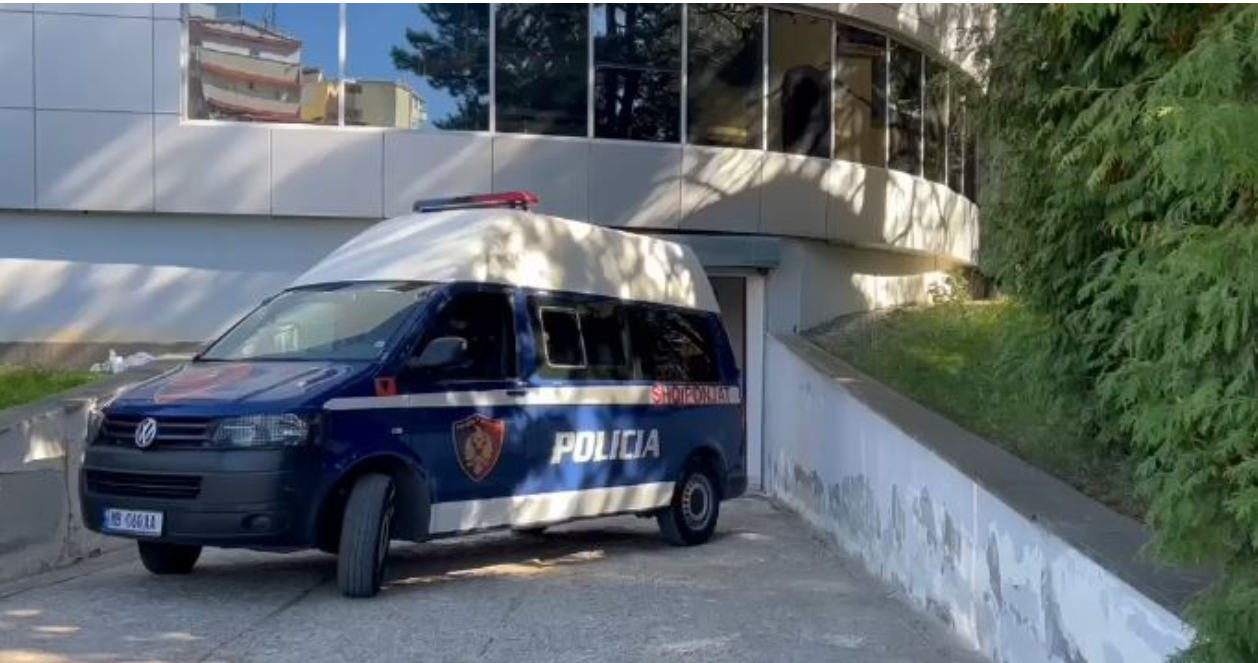 I shpallur në kërkim prej vitit 2017  Kush është 43 vjeçari Violand Braçellari  autori i vrasjes së efektivit të policisë