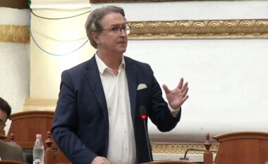 Alizoti akuza Ramës: Jemi në diktaturë, kryeministri po shkel Kushtetutën, të vijë në Kuvend për interpelancë dhe të mos i shmanget