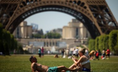 Mbyllen shkollat dhe anulohen fluturimet! Evropa po “digjet” nga anticikloni afrikan, rriten temperaturat