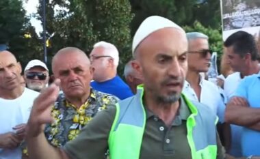 Incidenti me flamurin izraelit, aktivisti Arben Kola: Ka tentativa për të dëmtuar protestën, mes nesh ka grupe të infiltruara! Nuk jemi kundër asnjë shteti