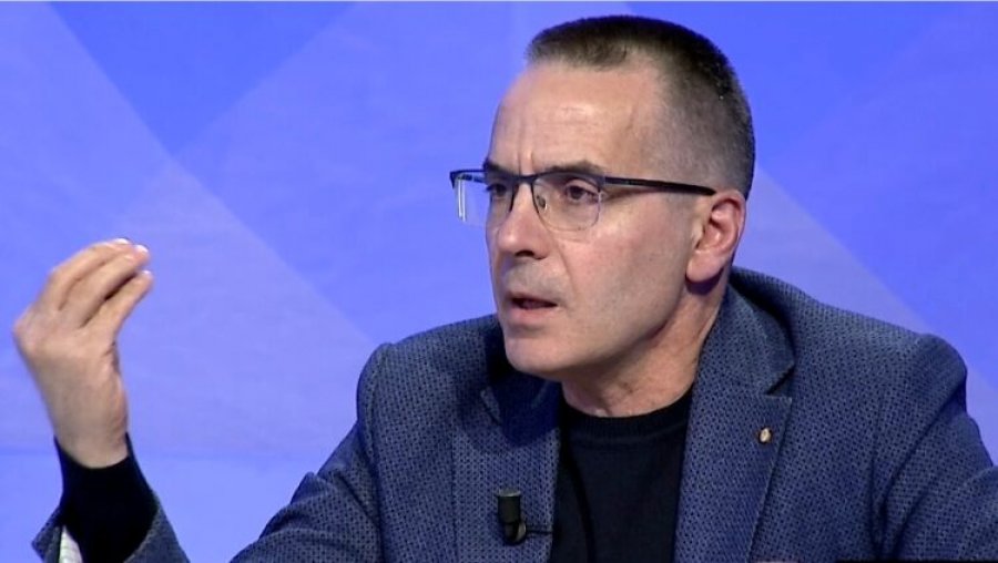 Mijëra shqiptarë në protestë, Artan Hoxha: Ramës i dështoi propaganda, i dështoi kulaçi me patronazhim, kërbaçi me policim e banditim