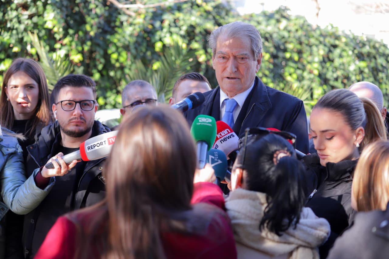Përplasja në Zvernec  Berisha  Dhunimi i protestuesve  ishte rrëmbim në sy të Policisë  akt i shëmtuar  Projekti  PD mbështet investimet e huaja