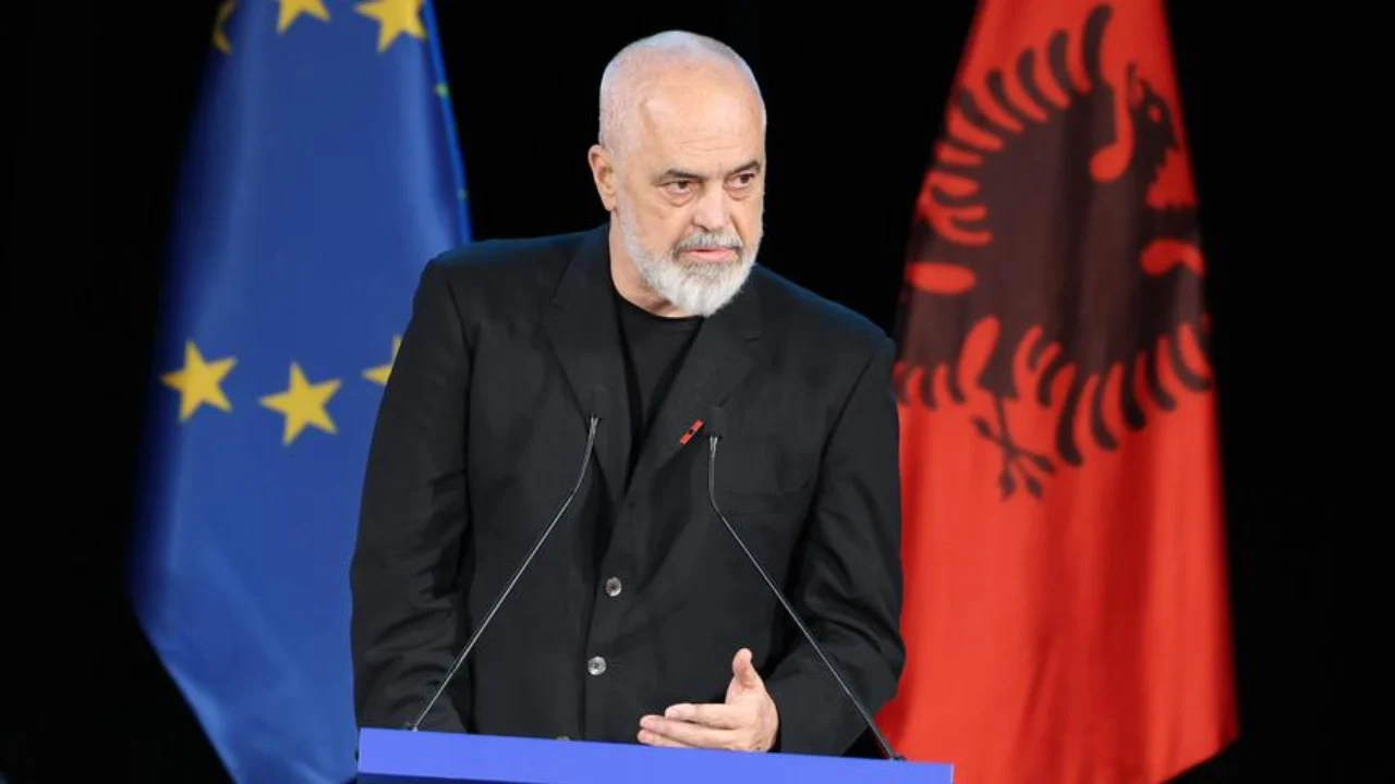 PE rrëzoi amendamentin për Sazanin dhe Zvërnecin  Rama  Ose është çmendur dhe korruptuar Europa  ose ka diçka që nuk shkon me ata që nisën protestën