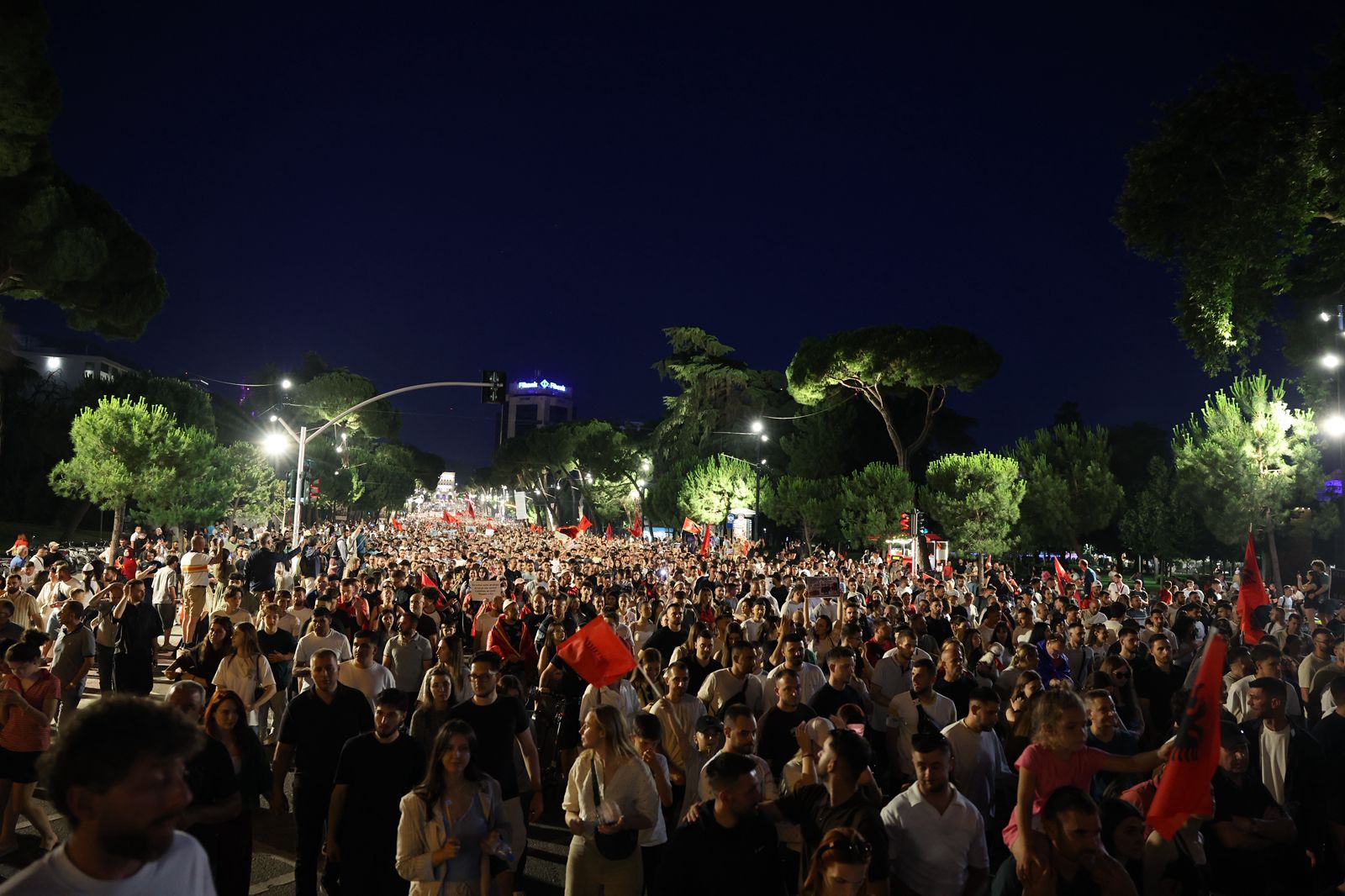 Thirrje për pjesëmarrje masive në protestën e sotm