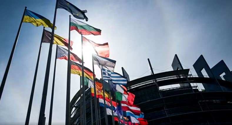 parlamenti-europian-miraton-rregullat-e-reja-per-kthimin-e-emigranteve-te-paligjshem-meloni-sukses-historik-per-italine