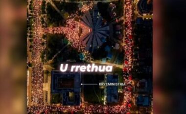 VIDEO/ Pamje spektakolare nga revolta e mijëra qytetarëve, momenti kur Kryeministria rrethohet nga “deti” i protestuesve