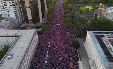 Rritet presioni ndaj Ramës! Protestat masive në Shqipëri, Fox News: Qytetarët kërkojnë dorëheqjen e kryeministrit mes akuzave për korrupsion dhe krizë politike